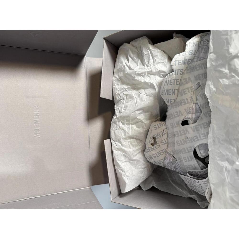 VETEMENTS x Reebok InstaPump Fury Emoji Sneakers White US 4 EU 34.5 NWB - Picture 12 of 13